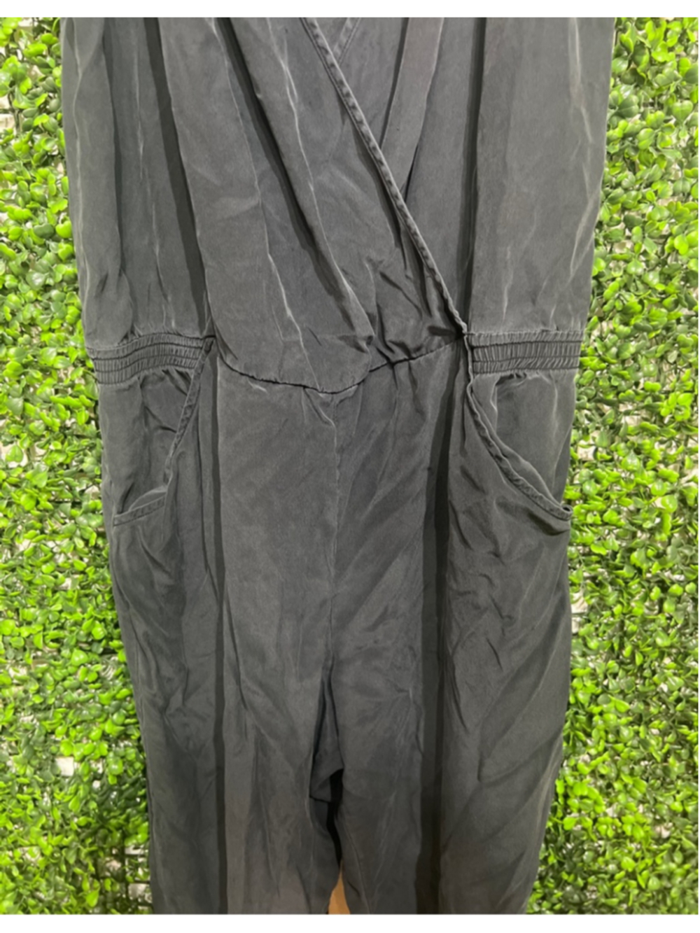 Parker Jumpsuit V Neck Ruched Hem Size XS 100% Silk Black One Piece Jumpsuit - Picture 5 of 9